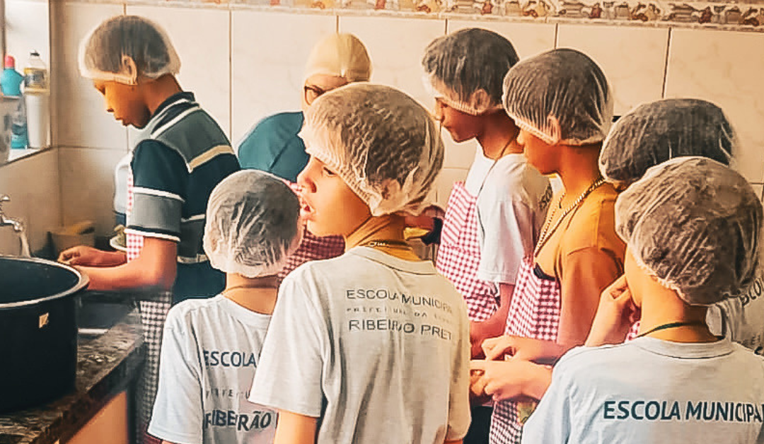Cucinare per crescere: il microprogetto che insegna molto più delle ricette